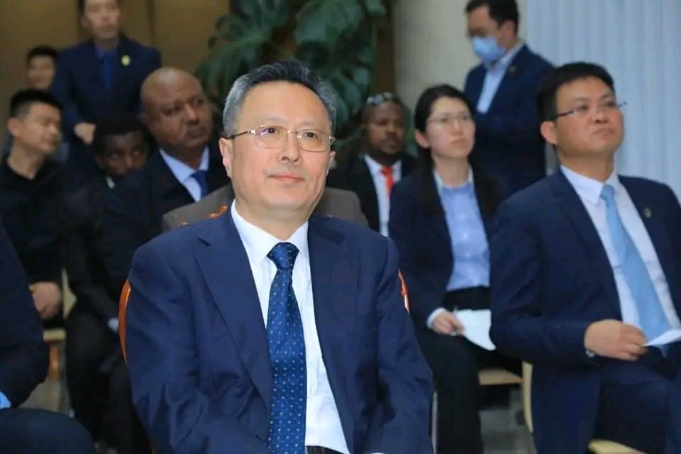 EastHararghePro's tweet photo. ዛሬ በገዳ ልዩ የኢኮኖሚ ዞን ባለስልጣን እና የቻይና መንግስት ድርጅት በሆነው CCECC መካከል የገዳ ልዩ ኢኮኖሚ ዞን የጋራ ልማት የመግባቢያ ስምምነት ስነ ስርዓት ላይ ተገኝቻለሁ። 

ፕረዘዳንት ሽመሊስ አብዲሳ። https://t.co/p6TWqKE3R6