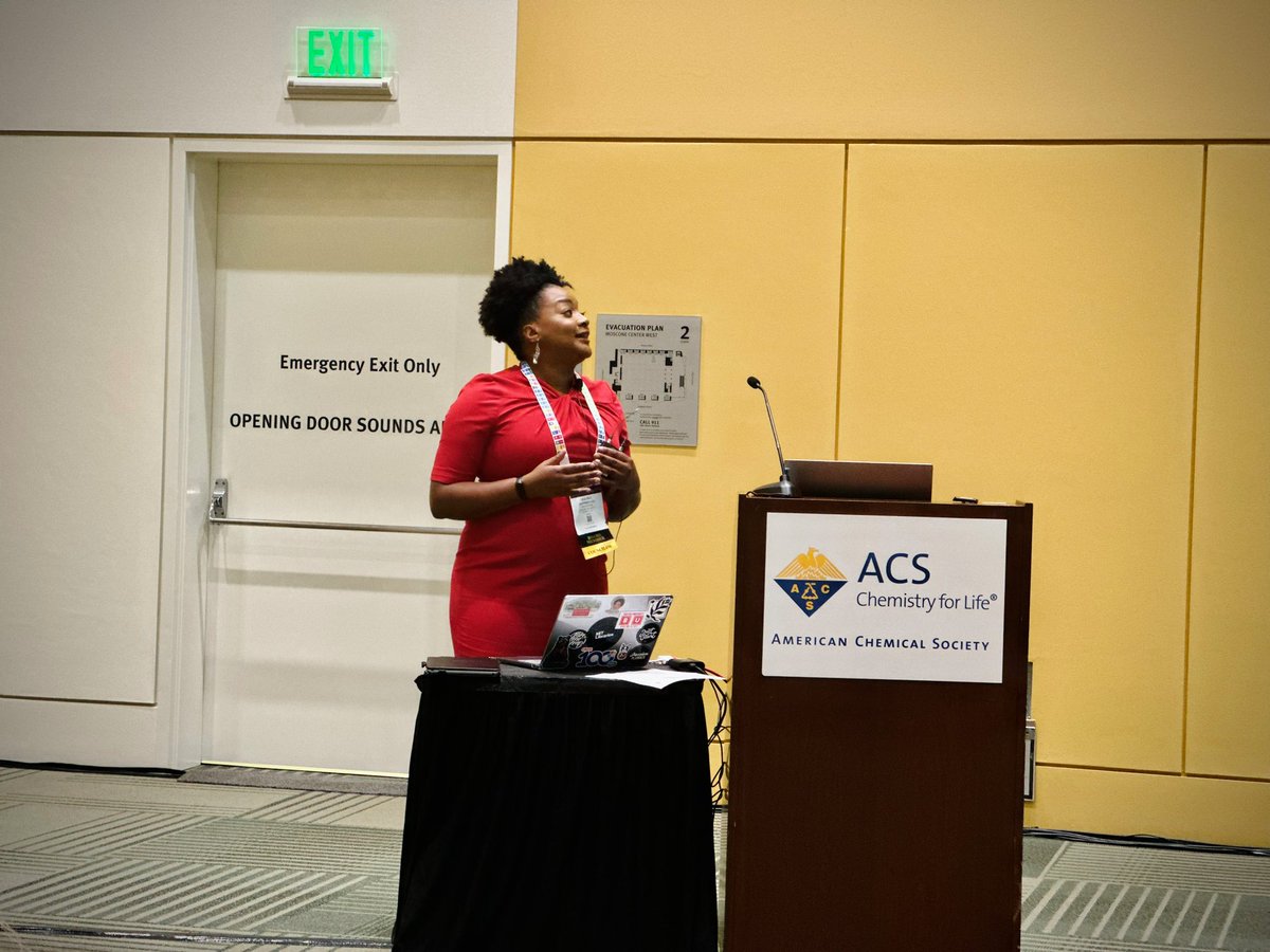 Dr. Malika Jeffries-El (@Chem_Diva) is presenting “Design and synthesis of organic electronic materials” @AmerChemSociety @CarnegieMellon @BUChemistry #ACSFall2023 #CMUGSSPC