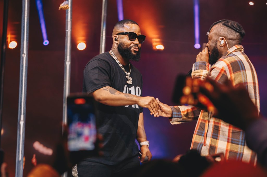 OupaKev's tweet photo. #The16thBar ๐ธ๐ค๐พ๐ The brotherhood here is too real @casspernyovest x @KwestaDaKAR ๐ฅบโค๏ธ https://t.co/w4yd8Zuudh