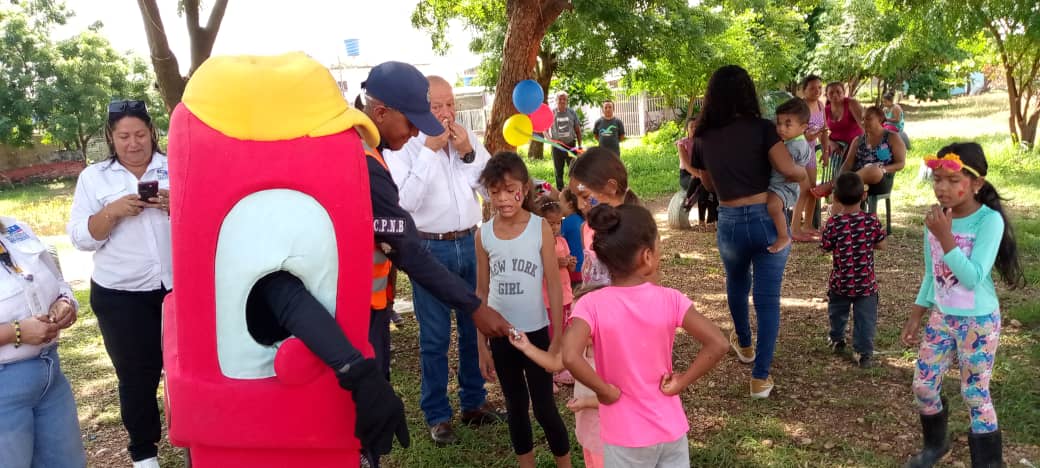 Cuerpo de Policía Nacional Bolivariana. tweet media