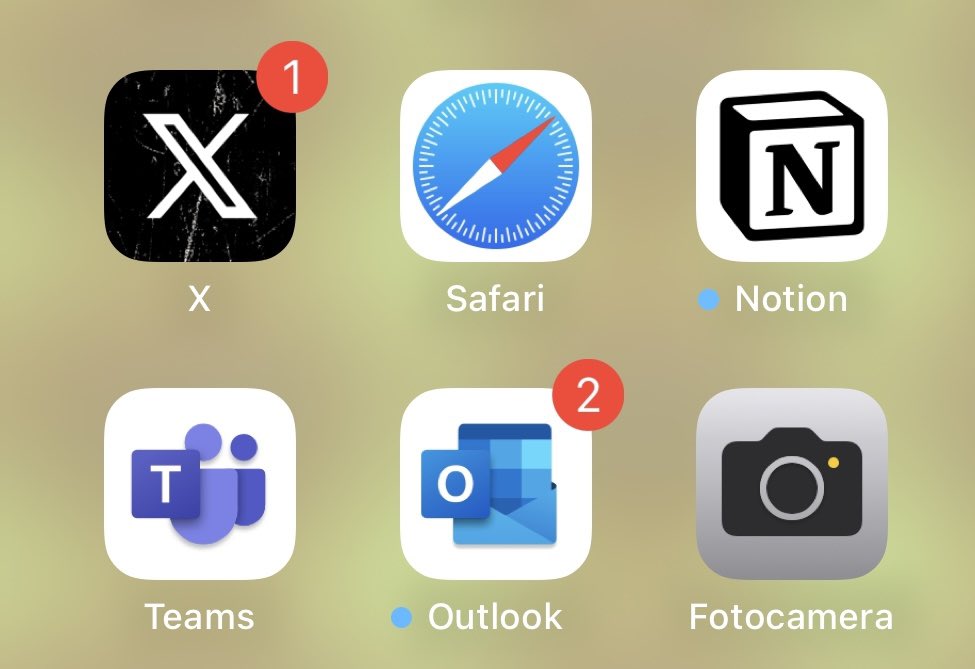Prima era solo orrenda, ma con l’ultimo aggiornamento, la nuova icona di Twitter mi fa pensare che si sia rotto lo schermo.