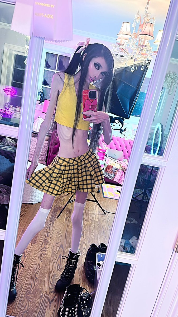 Eugenia Cooney tweet media