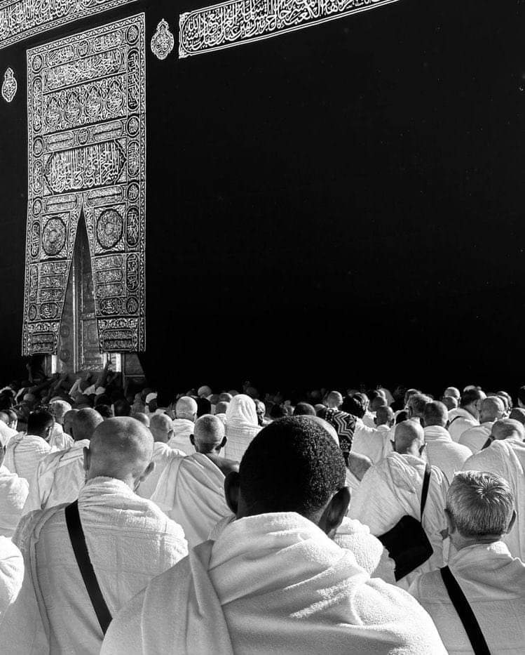 Balaghl's tweet photo. "يا ربّ قرّبني لبيتِكَ زائـرًا
 إنّي لمكّةَ دائمًا مشتـاقُ" ❤️ https://t.co/Vrax4YIvOc