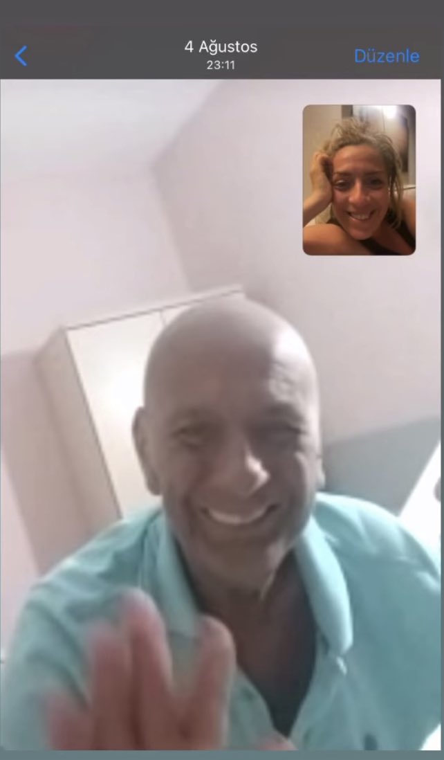 Bugün aramadım ama, bilir o beni… Çok uzaktayım ama, görür o beni… 
15.08.2022 💔