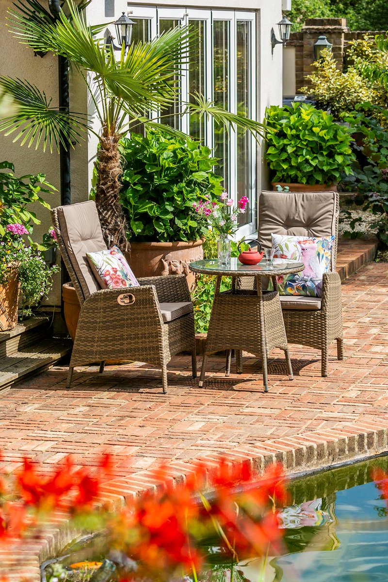 Dine and relax in style...
Enjoy dining for two with Alfresco Garden Bistro Sets.
SAVE up to £40%

A wonderful addition to any balcony, terrace, small garden or patio...

alfrescogardenfurniture.co.uk/garden-furnitu…

#gardenfurnituresale #gardenbistro #bistroset #furnituresale #gardens