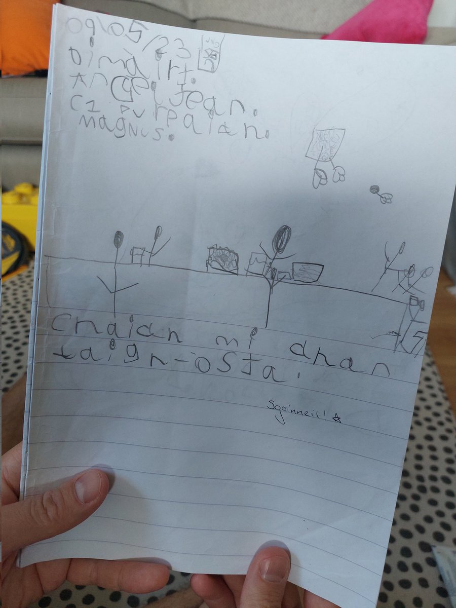 Flicking through 6yo's P1 school jotter. This is a pic of when we spent an afternoon at Newbarns Taproom 😄 "Chaidh mi dhan taigh-òsta". They've even drawn the dart board and the packet of dill crisps. Love that their teacher gave them a "sgoinneil ⭐️"  Cc. <a href="/PellicleJonny/">Jonni XCX</a>