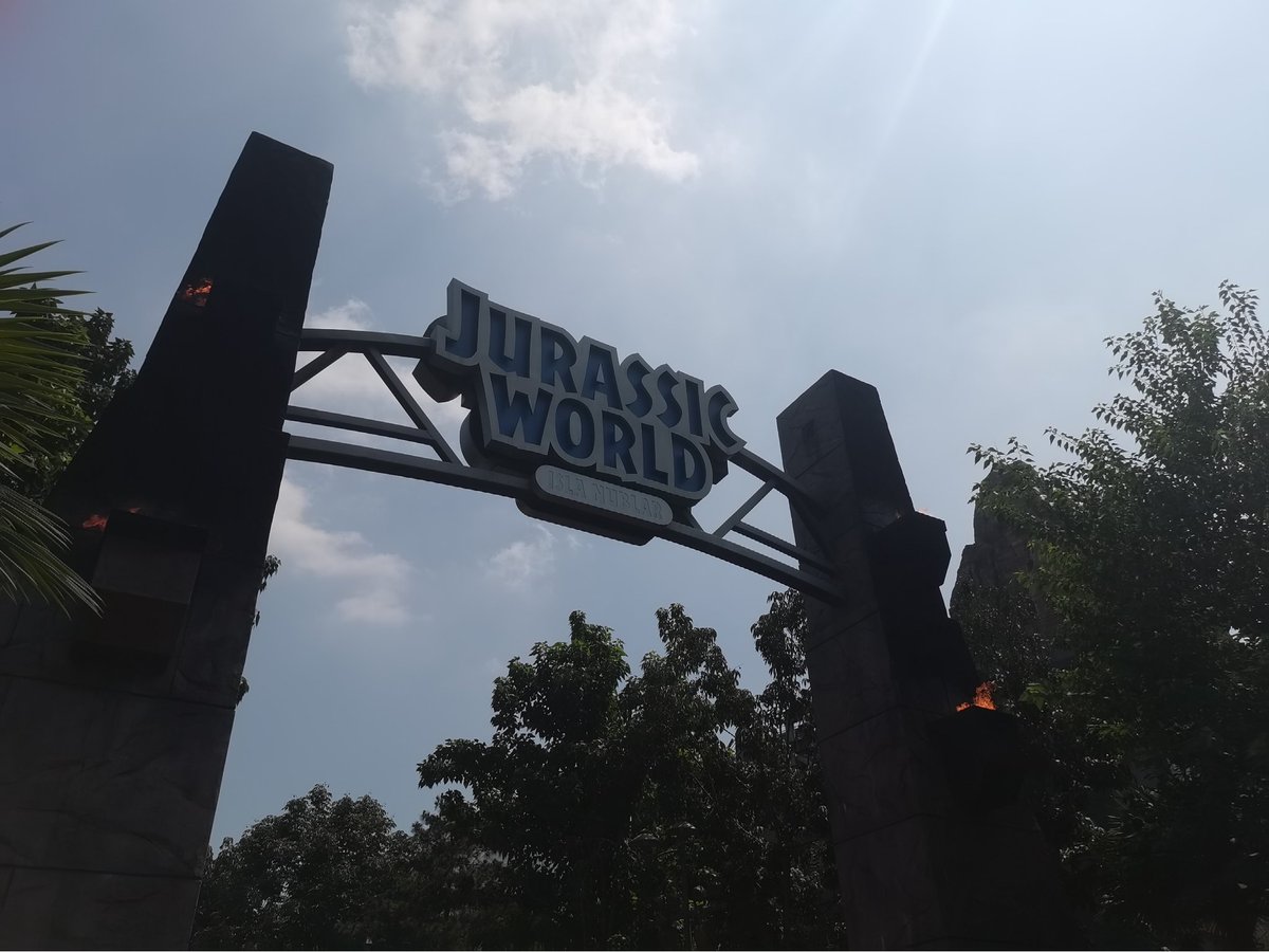 CharlesWithC tweet media