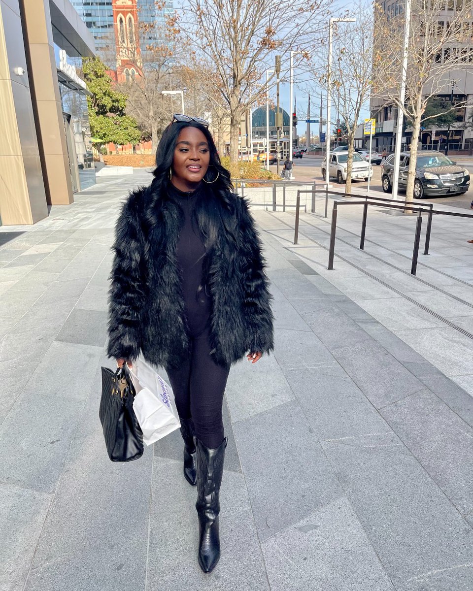 brittneybrands's tweet photo. DID YOU HEAR !?
I've built a brand new Facebook™ group (100% free to join) for new e-commerce fempreneurs who want to start and launch
✅ Daily tips on creating your million-dollar beauty product idea 
✅ Video Lessons
✅ Ways to collaborate
Comment “Yes or no” below. 👇🏾 🙋🏾‍♀️ https://t.co/Ql5BrAuwKb