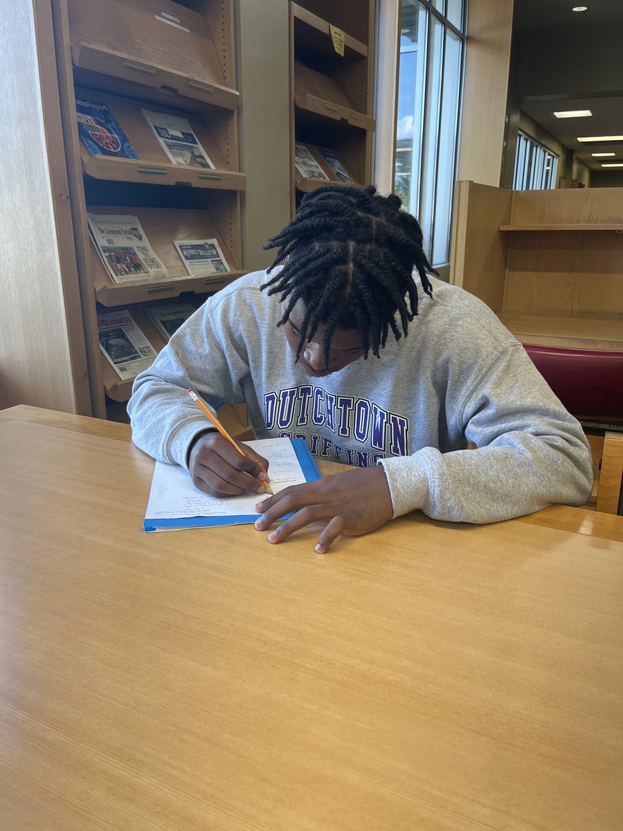 dbeckfoundation's tweet photo. Luck is where opportunity meets preparation. Our students are gearing up for a successful academic year. #studentathletes #ballisnotlife #identity>#sports #darrybeckwithfoundation https://t.co/6zcIQdc4GX