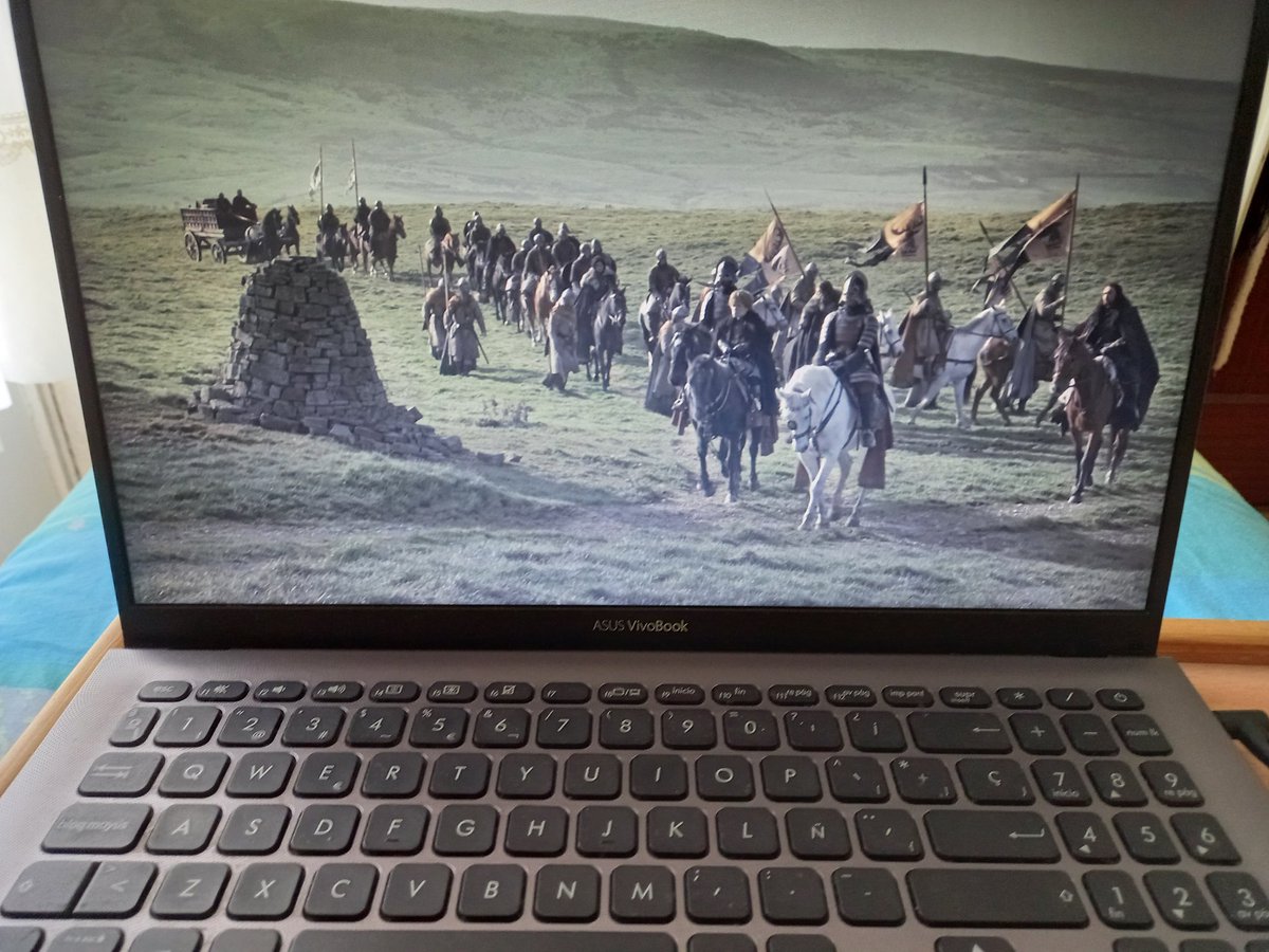 Northbluegirl's tweet photo. Si no sabes que serie estoy viendo no podemos ser amigos... https://t.co/t5iH5AoCjs