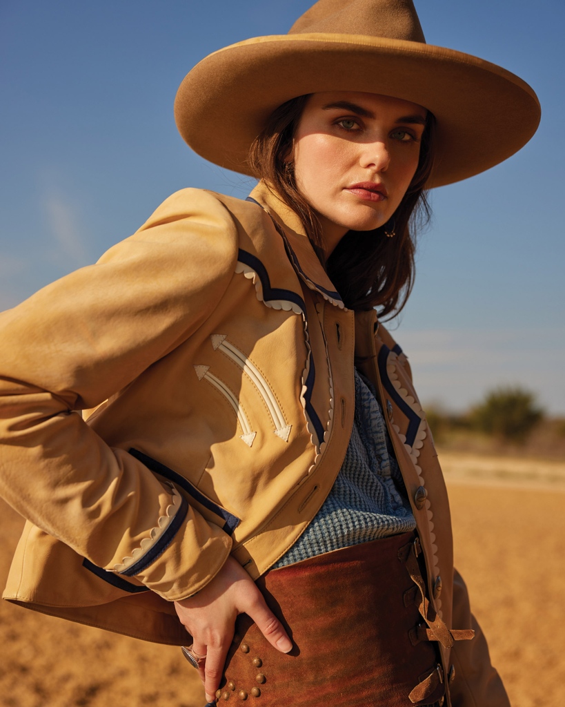 doubledranch_'s tweet photo. A hint of art deco highlights polished perfection. ๐โ
.โ
.โ
.โ
๐ธ: @mitchellfranzโ
#doubledranch #doubledaddiction #ddranchwear #Fall2023 #fallfashion #CowpokeU #western #retrowestern #ootd #varsity #westernwear #photooftheday #playnicebefree #suede #statementjacket https://t.co/e2UozuYQ8S