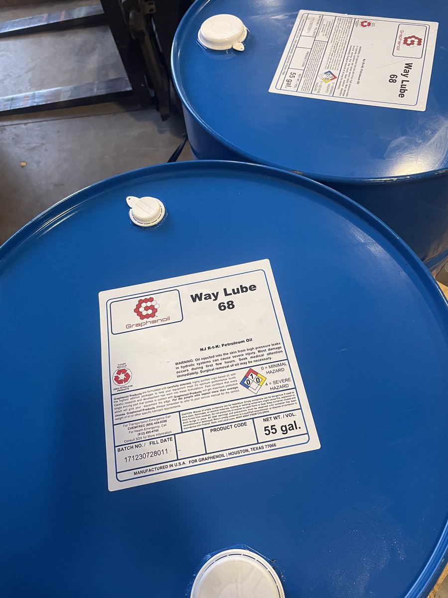 graphenoil's tweet photo. Way Lube 68 by @graphenoil Perfect for machine shops. Made in USA 🇺🇸 

#graphenoil #oil #madeinusa https://t.co/Zn1eRvr6Ep