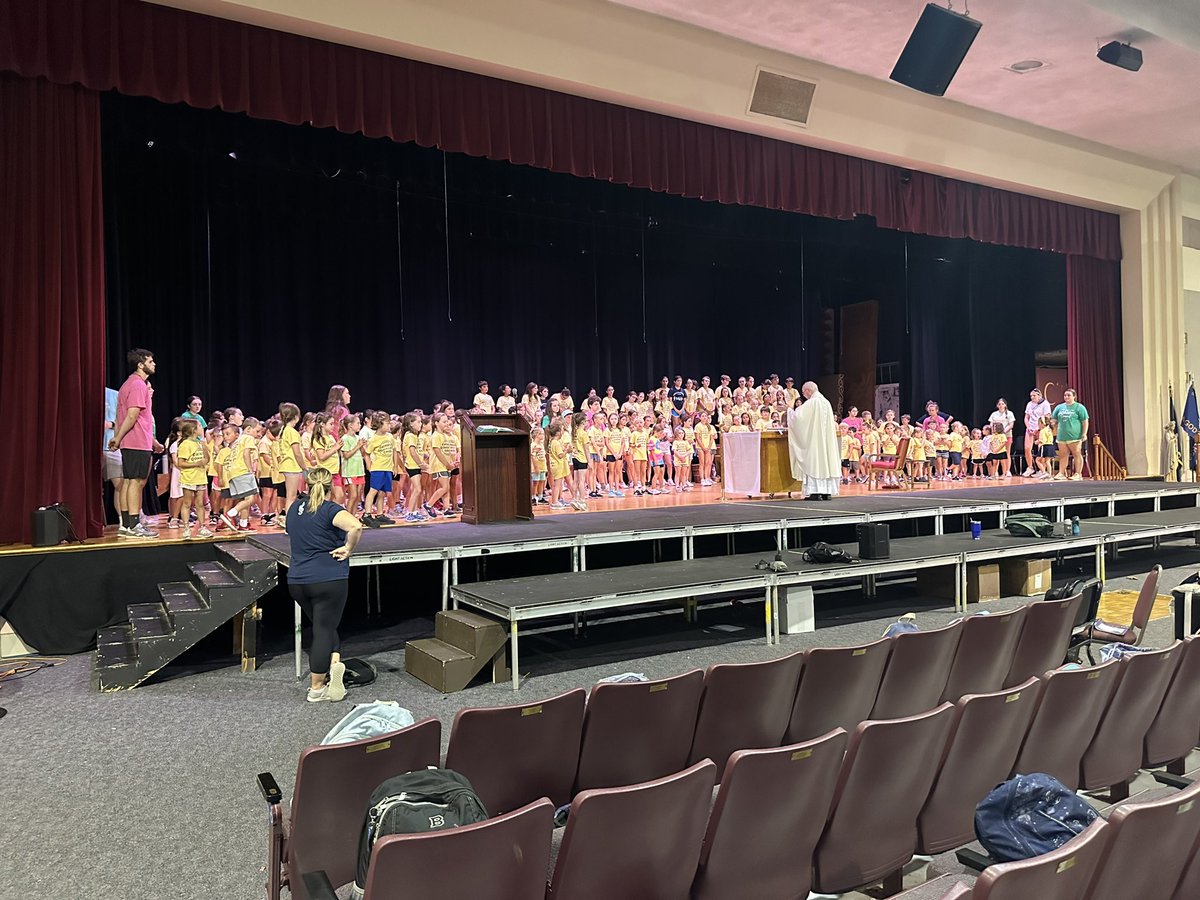 jpbraconnier's tweet photo. No better way to start the day at @_CCCHOIR than having Mass together on the Assumption of Mary! #CCCShines #SummerByTheCCC23 https://t.co/T0rZTpDAWX
