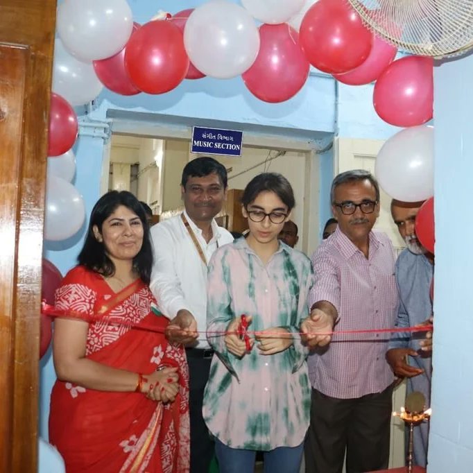 theladywilson's tweet photo. The wait is over….the Lady Wilson Museum unveiled the new section of Rayal Family of Dharampur State on the gracious occasion of 77th Independence Day. The event was attended by our staff and few members of the Royal Family and Sh. Pragnesh Rathod, Education Officer, NSC. https://t.co/l9JrHyppsq