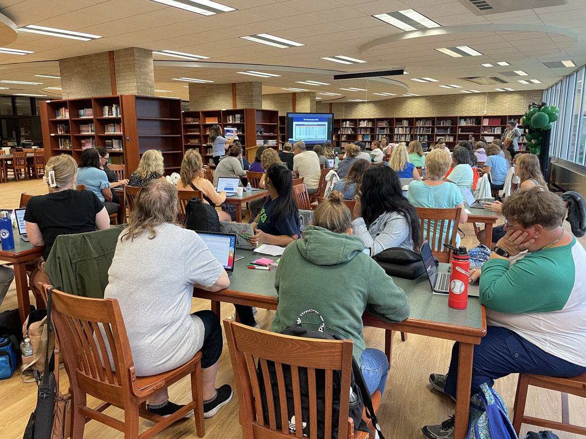⁦<a href="/SouthBendCSC/">South Bend Schools</a>⁩ teachers engaged in learning and collaboration during our annual learning day ⁦<a href="/SBCSCLitSpec/">SBCSC Literacy Specialists</a>⁩ ⁦@RachelAnders11⁩