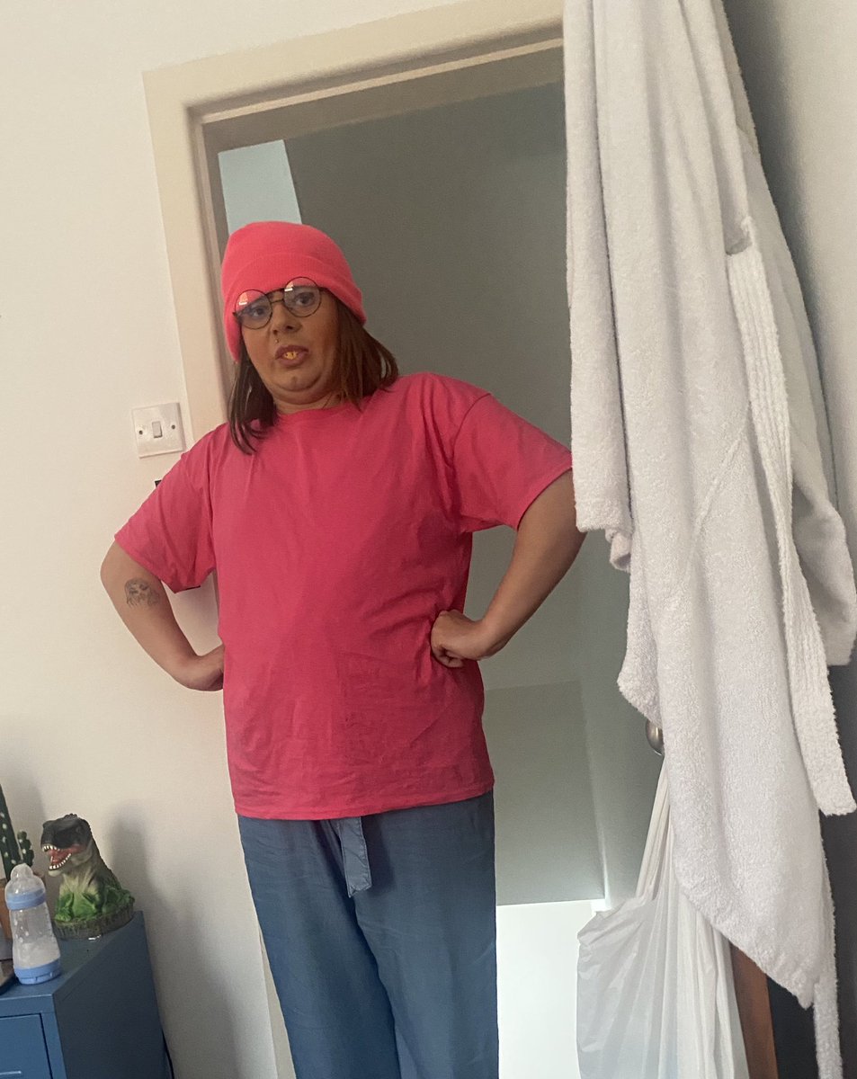 My little sis just went to pound stretcher and the guy at the Til kept saying shut up Meg She has no idea why he was so rude she came back in floods of tears xxx