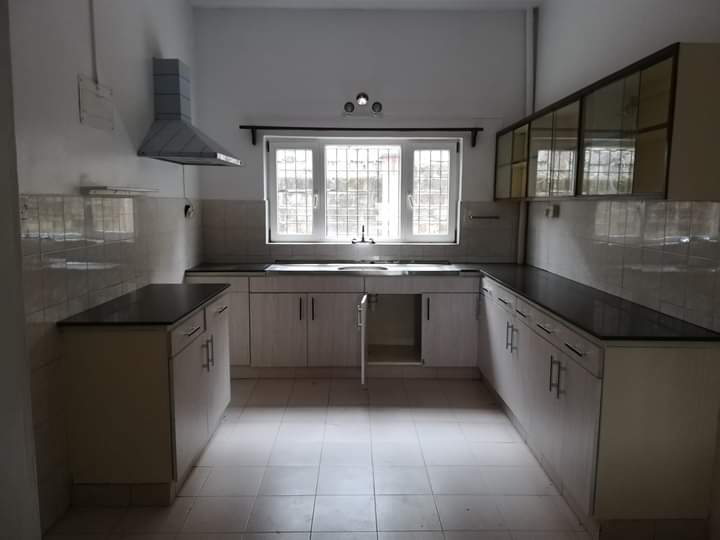 AbeemexP's tweet photo. SPACIOUS 3 BEDROOM TOWNHOUSE FOR RENT IN RUNDA. 

☑️Rental Price:-150,000Kshs. 

CALL/WHATSAPP:-0796823171 /0112297859. 
WEBSITE:https://t.co/QPSpVg0Zdv 

#realestatelife #business #design #realestateinvestor #realty#homesfor sale #homesforrent #justlisted https://t.co/isInWnnHuW