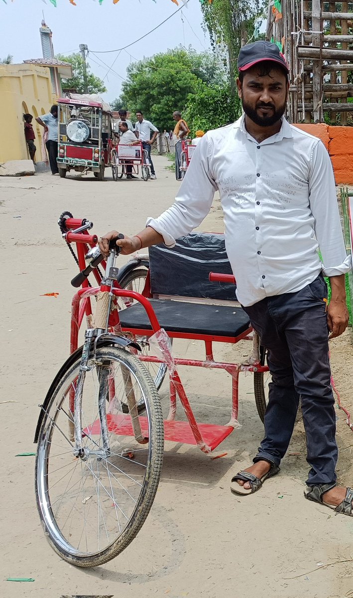 Manishactor2's tweet photo. On The Occasion Of 15 August Distribute 7 Tricycle in Rural Area's
@Nageshwarfound2
#ManishGupta #Saayam #NageshwarBimlaFoundation #HelpEveryone
https://t.co/v1izhg9WBr https://t.co/lql7Dxyv4L