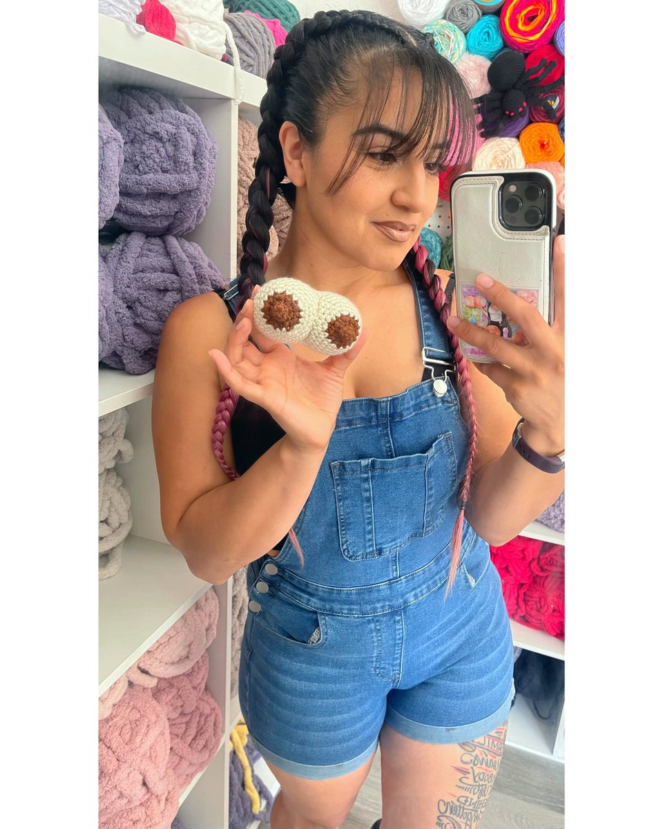 Bon appetitty 😉
#sacramento #crocheted #crochetinspiration #maker #crochet #crochetersofinstagram #crochetvideo #littleladycrochets #speedcrochet #craftersofIg #funny #shopsmall #smallshop #shop #marketprep #sactown #pillows #throwpillows #yarn #naughtycrochet