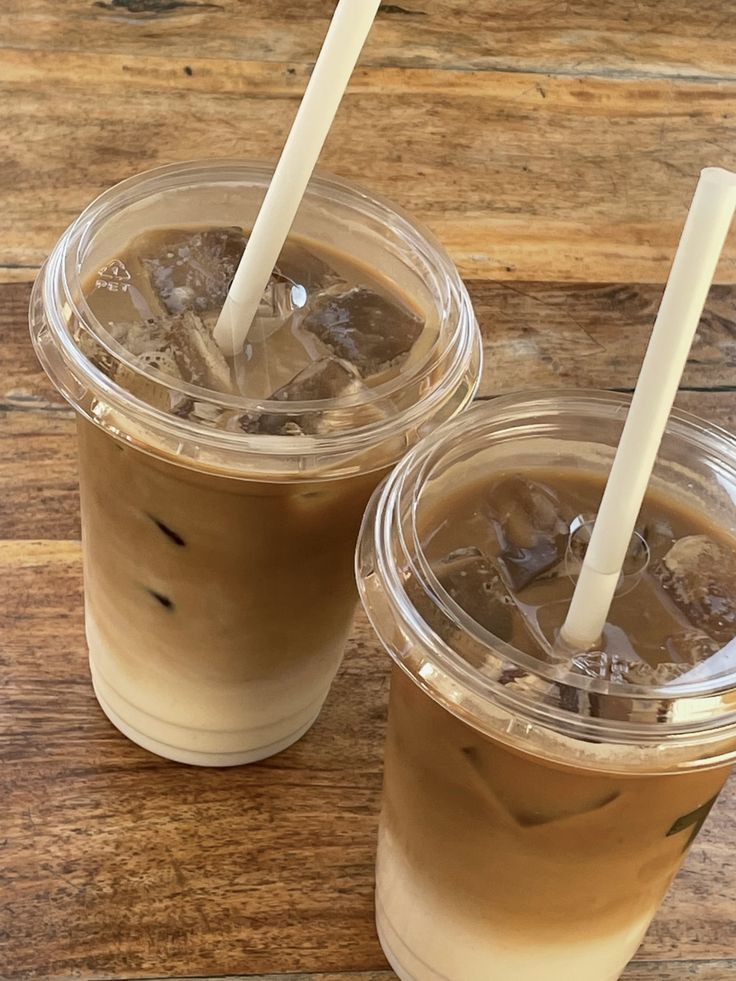 quietkiran's tweet photo. ⓘ this tweet is for people who love iced coffee https://t.co/CNtlljgyWP