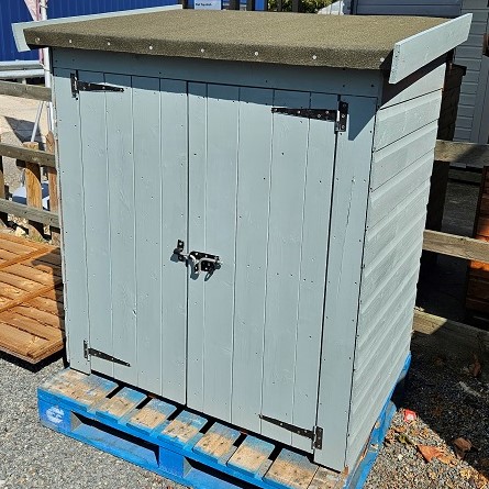 lemonfencing's tweet image. This sale Clutterbox we have in stock is assembled and ready to go! The outside has been painted in Royal Exterior Mendip Mist. Only £300! Collect from our Rochford branch or opt for delivery at an extra cost. Only 1 available! Hurry! #Clutterbox #Compactstorageunit