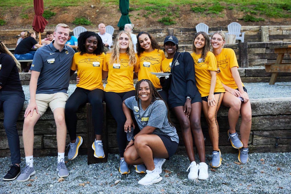 AppStateVB's tweet photo. We had such a great time at Boonebalaya last night! 

Thank you to Booneshine and everyone who came to celebrate our community! 

#AppToTheTop https://t.co/xFFePWzcox