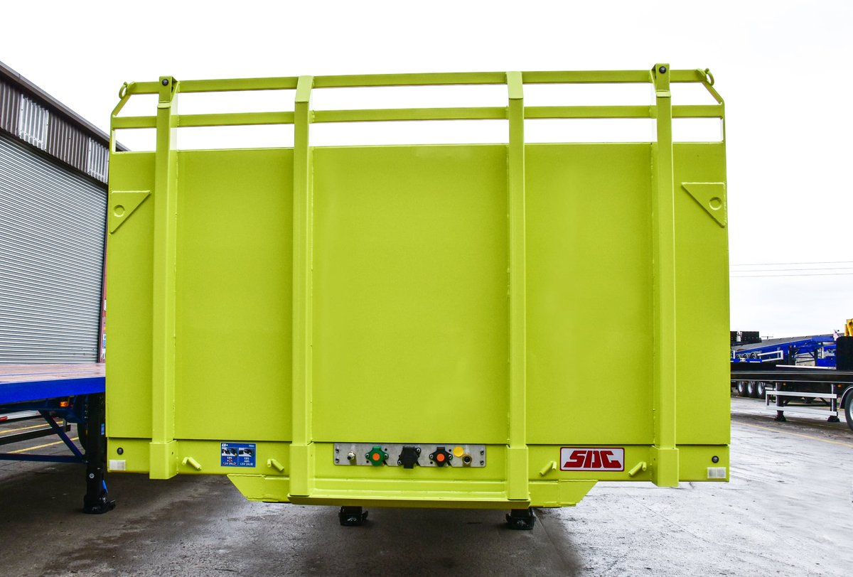 SDCtrailers's tweet photo. Engineered with precision and detail, SDC's multi-functional PSK Platform has the advantages of a flatbed trailer and added benefit of twist-locks to transport 40 or 2x20 containers.
#sdctrailers #psk #platform #roadtransport #containertransport #alwaysmovingforwards https://t.co/bOlp7OxNN2
