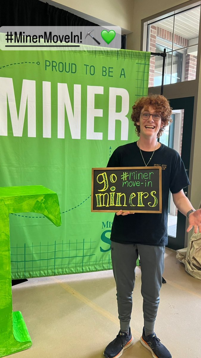 MissouriSandT's tweet photo. Welcome new Miners! πβοΈ Itβs #MinerMoveIn Day starting at the Hasselmann Alumni House. π Your experience starts here! https://t.co/xroGYolJoF