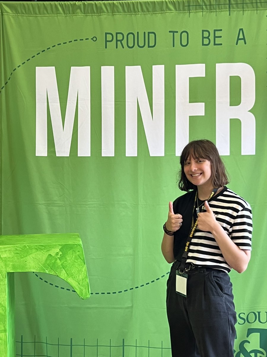 MissouriSandT's tweet photo. Welcome new Miners! πβοΈ Itβs #MinerMoveIn Day starting at the Hasselmann Alumni House. π Your experience starts here! https://t.co/xroGYolJoF