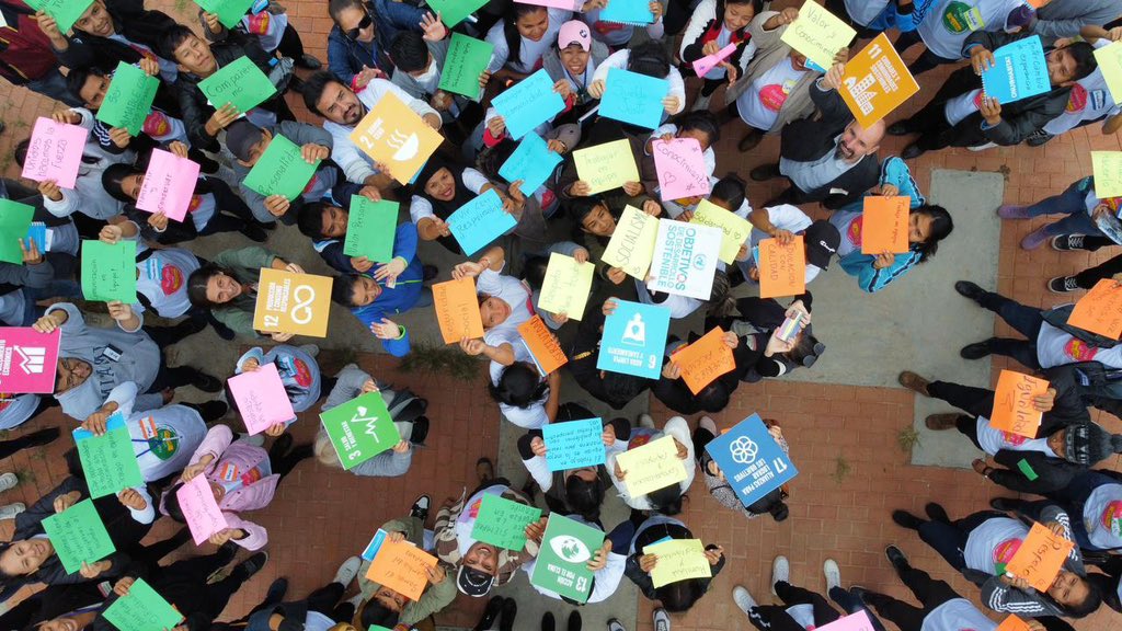 ONUBolivia's tweet photo. #Chiquitanía | 150 Jóvenes 🇧🇴 fueron parte del “1er encuentro de juventud chiquitana por la #SeguridadHumana”, listas y listos para impulsar la #Agenda2030 y los #ODS. 

Esta actividad es impulsada en el marco del Programa Conjunto entre @ONUHabitatBOL, @OITAndina y @UNESCO_es 🇺🇳 https://t.co/eK1cwsygFa