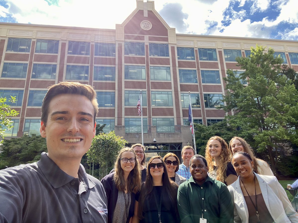 Happy #CityHallSelfie Day from the @LoudounCoGovt Office of Management and Budget! 
@ELGL50