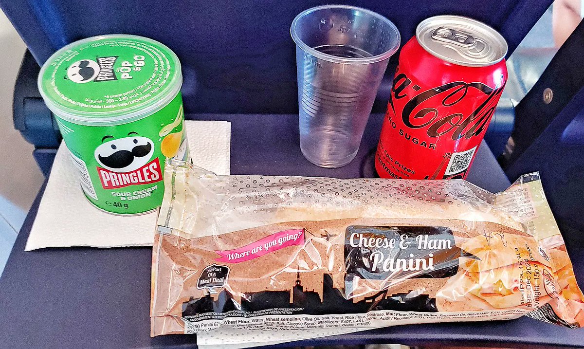 inflightFeed's tweet photo. @Ryanair inflight meal deal. 👍 https://t.co/gqs2VLxxMi https://t.co/omhwNmpjYV