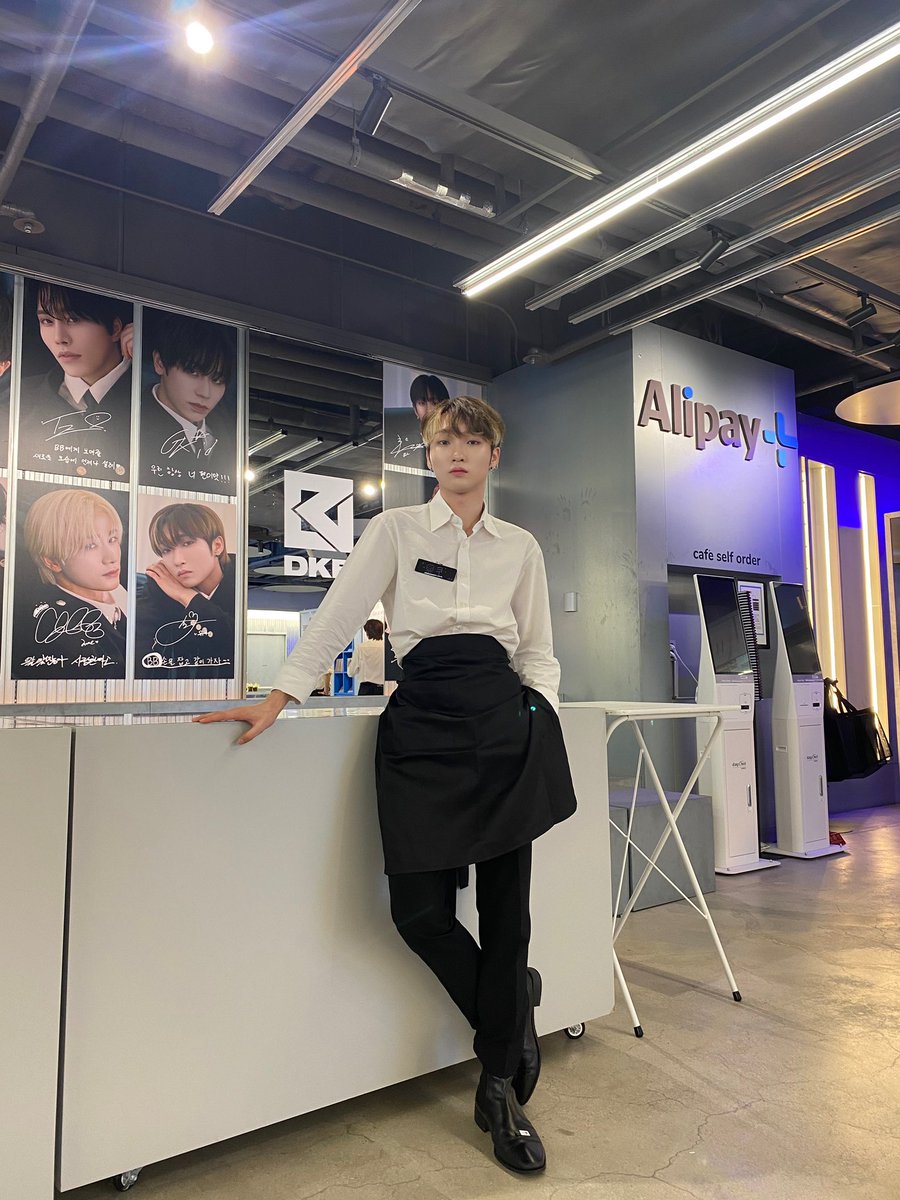 DKB_BRAVE's tweet photo. 1일 다크비 카페♡
언제나 BB의 방문 기다리고 있습니다☕
DKB Cafe ♡
I'm always waiting for BB's visit ☕

#유쿠 #YUKU #다크비 #DKB 
#We_Love_You
#말했잖아 #All_Yours https://t.co/LtafJiXZ1K