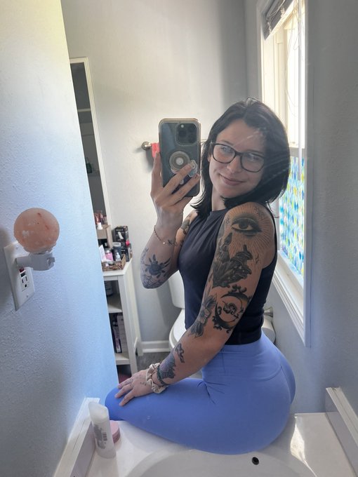 Magnolia’s pics and videos