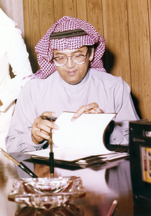 lubnaAlkhamis's tweet image. "سوف ترتكبون العديد من الأخطاء فلا تخجلوا من أخطائكم، ولا تمجّدوها، وسوف يلتهم الفشل بعض أمانيكم الغالية فلا تنصرفوا من مطاردة الأماني إلى مطاردة الفشل"

غازي القصيبي