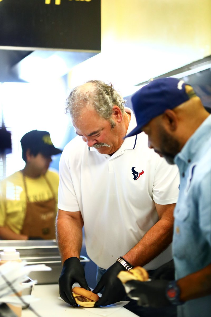 HoustonTexans's tweet image. Trill recognizes Trill 🤘

Bun B’s Trill Burgers will be available at NRG Stadium on gamedays this year 🍔