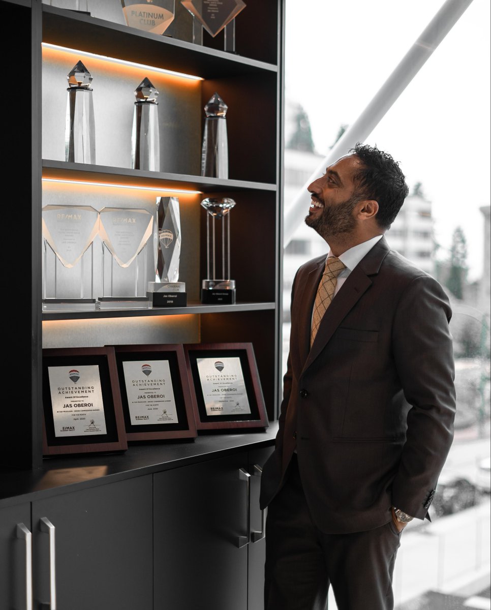 jasoberoi_group's tweet photo. When I first got into real estate no one gave me a chance as I was coming in from a hospitality background.

But years later, I look at these awards and I can't help but feel that I've made it.

#JourneyToSuccess #OvercomingDoubt #AwardsAndAchievements https://t.co/H8Hzm7zwk0