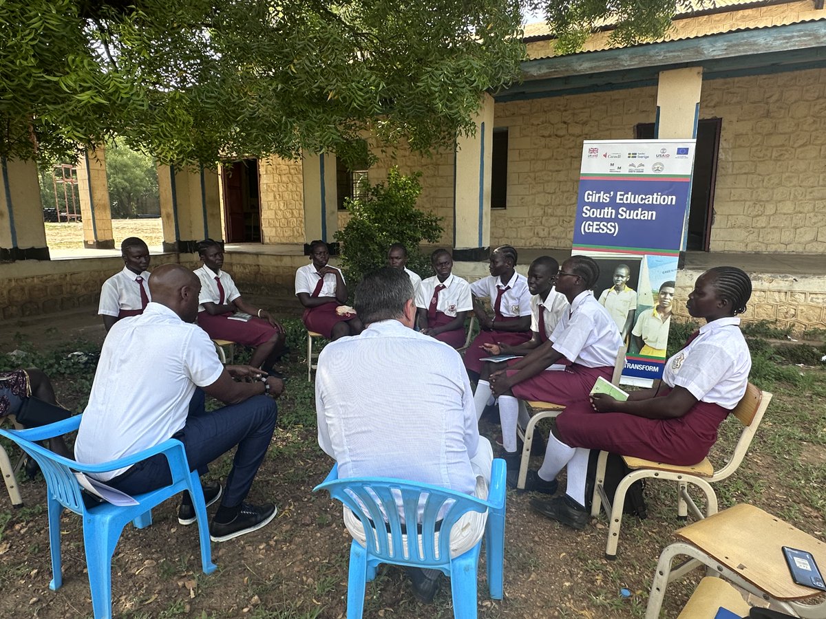 GirlsEdSS's tweet photo. #GESS2 has now supported > 1 million girls in #SouthSudan meet the costs of schooling, enabling the dramatic increase in girls enrolled since 2014.

Critical that government pays fair wages to teachers &amp; funding school running costs so all children can learn safely. https://t.co/mtADUbFWWC