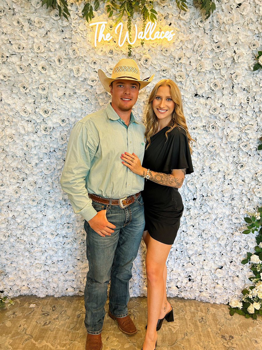 I love taking long romantic walks… 
to open bar weddings with my girl 😍