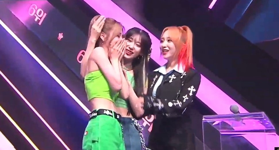 smilesuminisa's tweet photo. YEONHEE MADE IT, DESERVED!!!! 🥹🥹🥹🫶 #QUEENDOMPUZZLE https://t.co/dZ9Tpe4opu