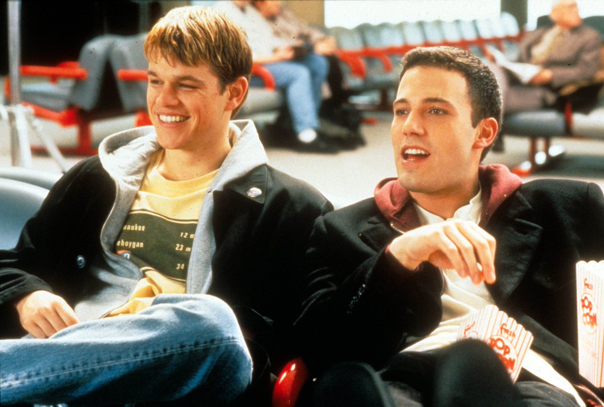 Good Will Hunting / Can Dostum (1997) filminin senaryosunu, aynı zamanda filmde de iki yakın arkadaşı ve mahallenin haşarı gençlerini canlandıran Ben Affleck ve Matt Damon yazmış. #benaffleck #mattdamon
