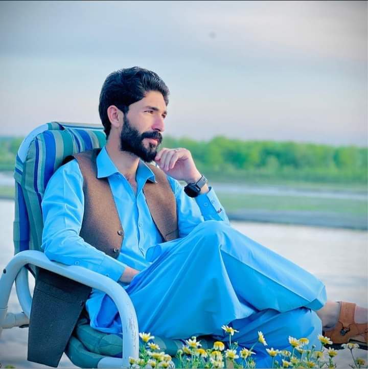 NaimatUllahWazi's tweet photo. اسلام آباد میں 18 اگست کو PTM کی منعقدہ جلسے کیلٸے راولپنڈی شہر میں کمپین کے دوران PTM کے پرامن کارکنوں @IsmailWazir19 اور دوسرے ساتھیوں کا @OfficialDPRPP کی جانب سے  گرفتاری انتہاٸی شرمناک ھے۔
پرامن احتجاج اور جلسہ ہر شہری کا بنیادی حق ھے۔
#ReleasePTMActivists 
@ManzoorPashteen https://t.co/E7UJWMrmRD