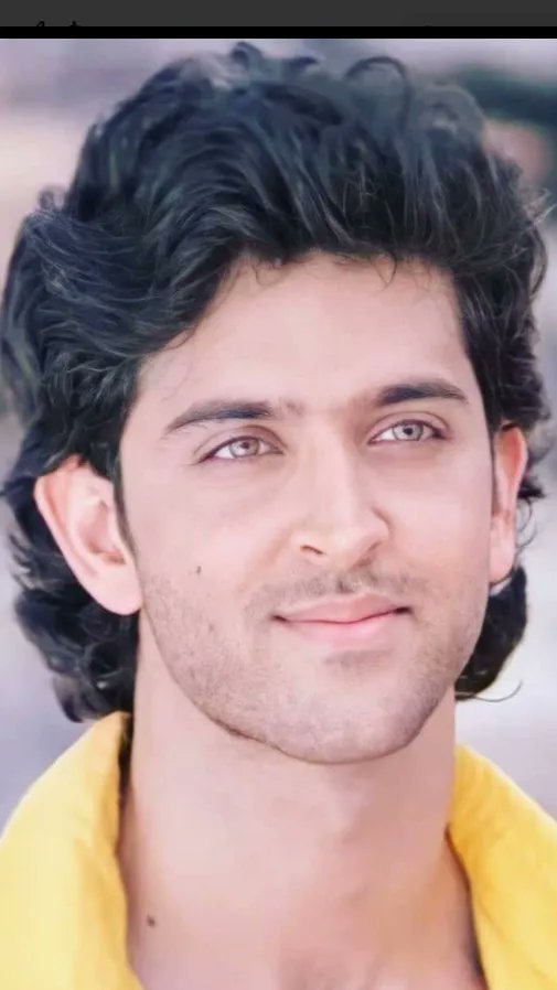 Did you know - 1. Hrithik Roshan made his entrance into a theater on January 14, 2000, to grace the premiere of his debut film 'Kaho Naa... Pyaar Hai (2000).' While a few individuals recognized him upon his arrival, the initial response was relatively subdued. #HrithikRoshan