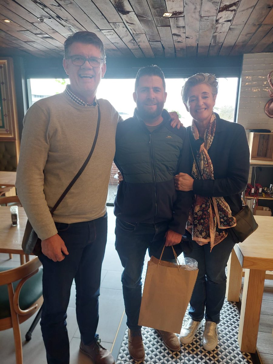 Was good to meet up with Ernst v Rhyn's parents while in Cape Town! Told them about the great team their son will be playing for now and it's crazy supporters!🤪
