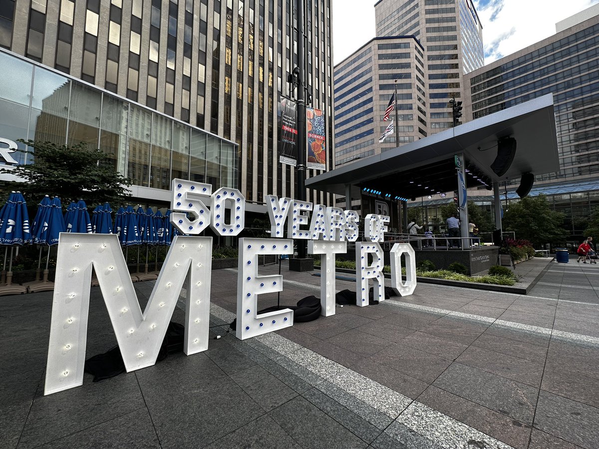 cincinnatimetro's tweet photo. We’re out here! Come celebrate 50 years of public transit service in Cincinnati and Hamilton County at @MyFountainSqr until 2 pm! #50yearsofmetro https://t.co/w1hxPQKbHY