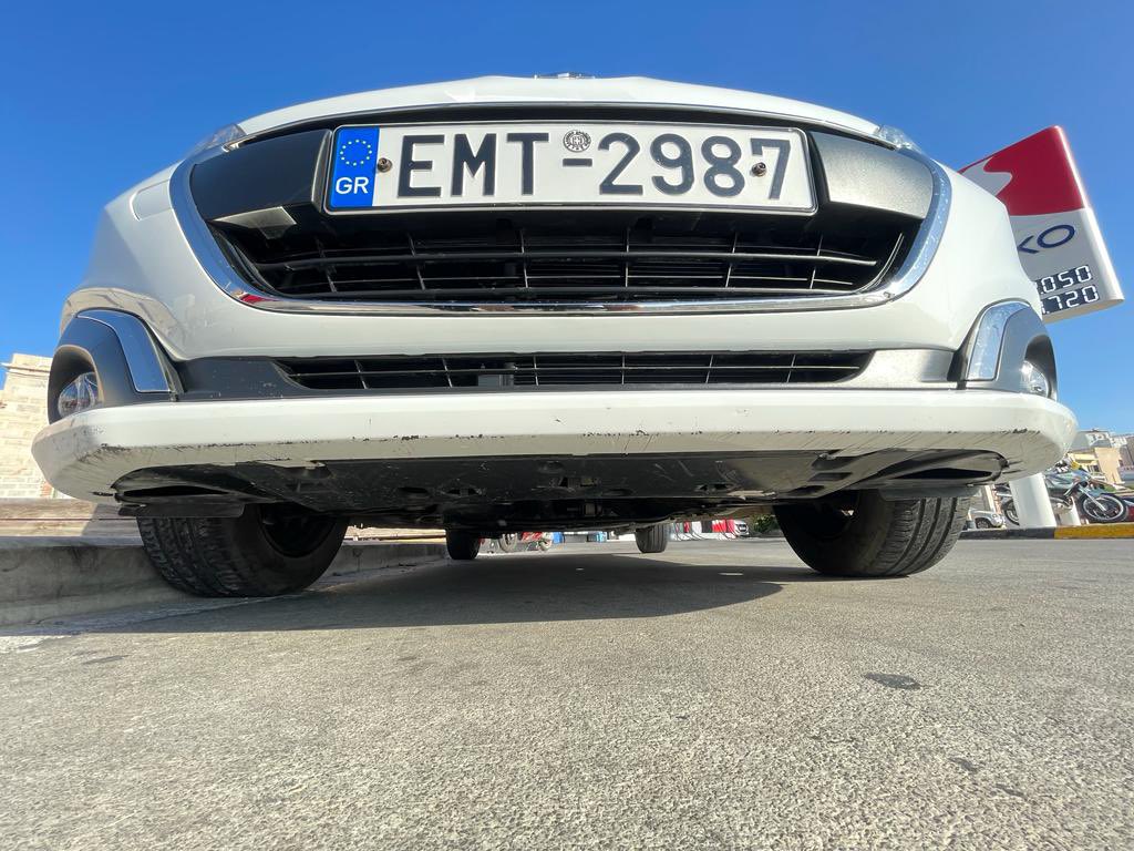 ❌ Arnaque chez la loueuse Popi Stathopoulou à #Syros dans les #Cyclades 

Chez #Maitstrali Rent Car à gauche sur le port en sortant du bato

Je rends une #voiture nickel et elle m’arnaque de 160€ pour des rayures sous le spoiler avant 😱 Invisibles a voir quand on est debout