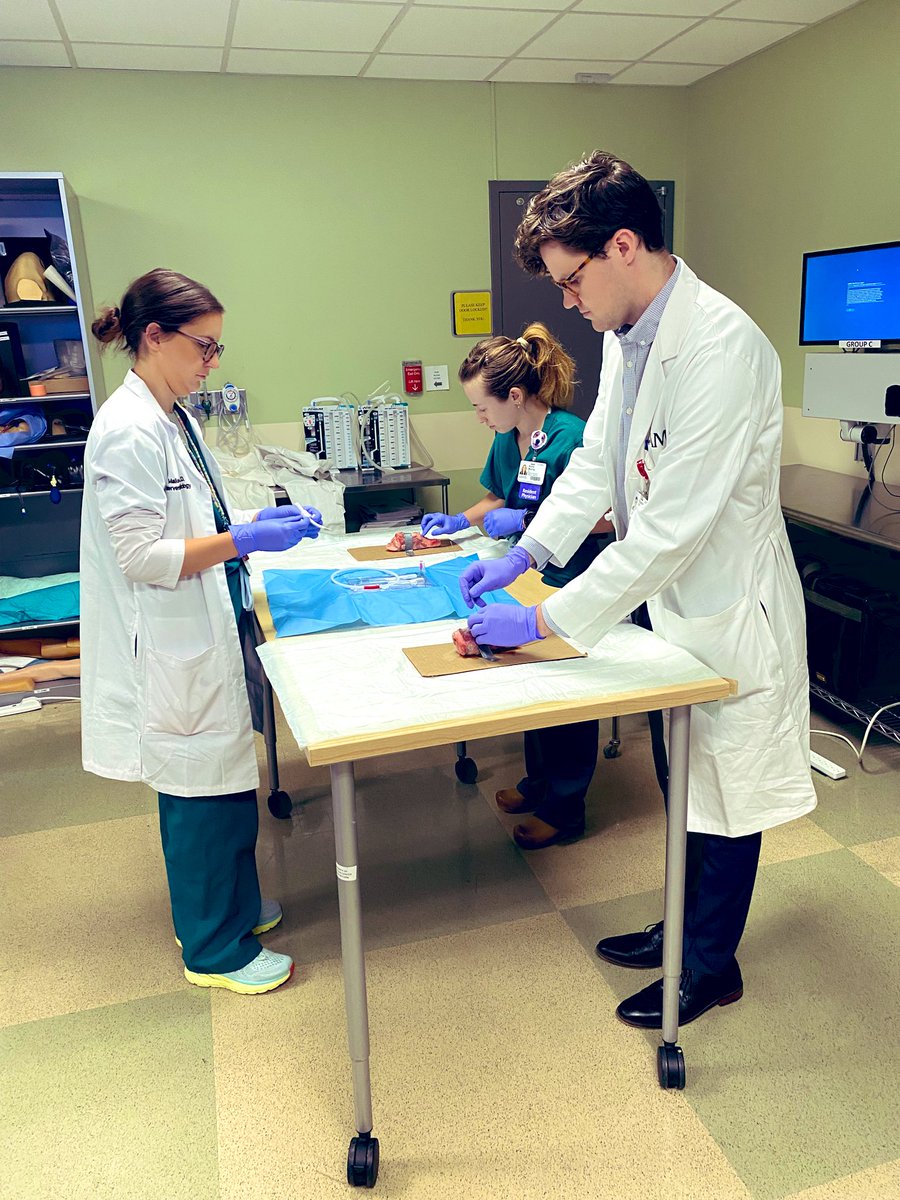 Great surgical and non surgical #airway #simulation for our multi specialty #interns following the ACSAPDS phase 1 curriculum 🤩 Thanks to Dr Marino & Dr Greer for sharing their expertise 🔥 @AmCollSurgeons @APDSurgery Thank you @CookMedical Jason Mullis for the support!