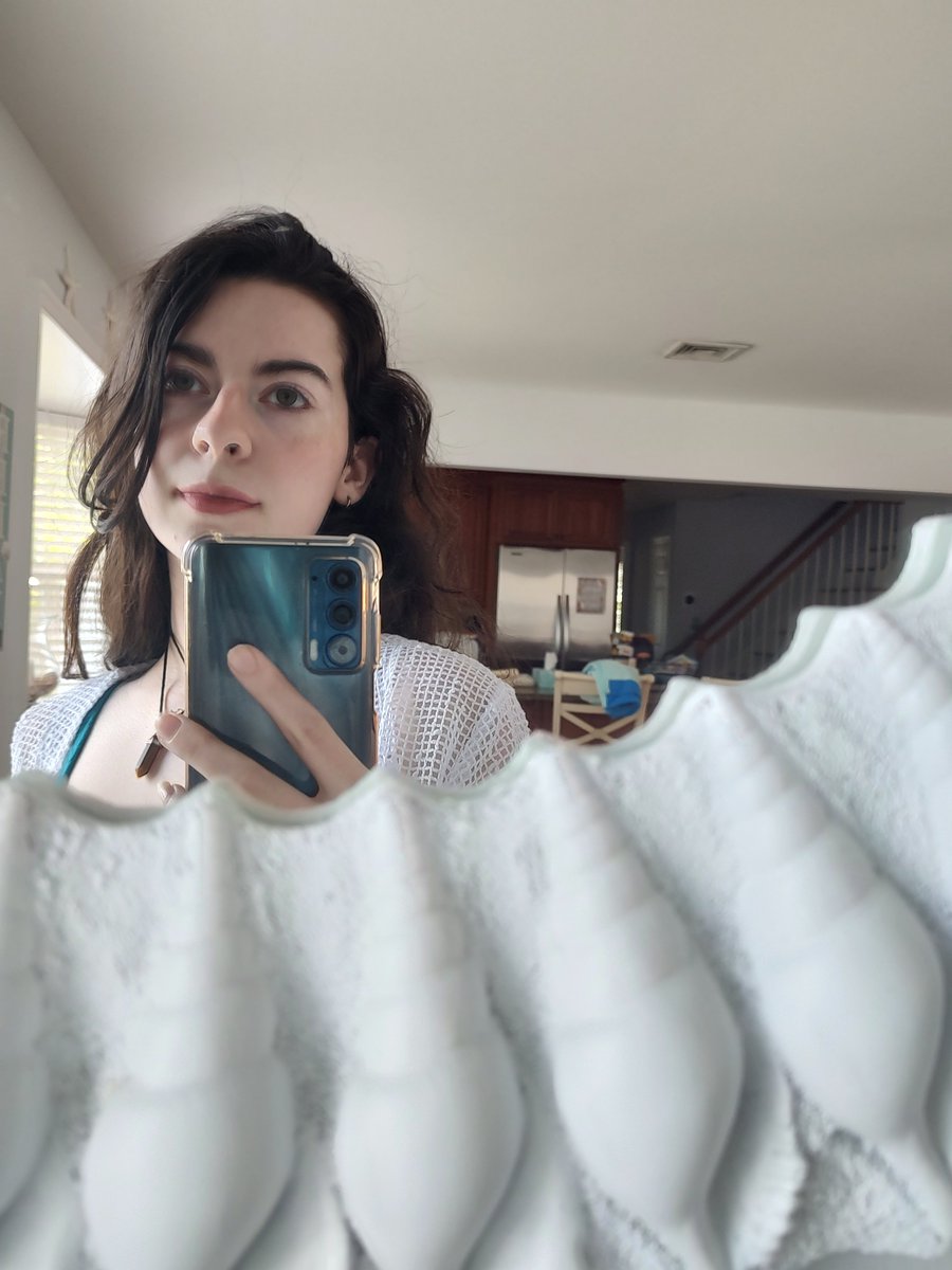 starryeyemuse's tweet image. starcatcher intro ✨
mickey, 20, pa
she/her
cancer ☼, virgo ☾, capricorn ↑
Janny lane
ig: michaela_s.23
tiktok: rosystardust 
#starcatcher msg
saw Stardust Chords in AC
Artist and poet