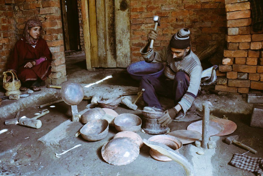 mahjaben_younas's tweet photo. JK PAHARIS FIRST LINE OF DEFENCE 

We fervently appeal to the government to extend the benefits and reservations provided to Scheduled Tribes to our lower cast, acknowledging the similar challenges and vulnerabilities we face.

#JaiBharatJaipaharis
@AmitShah @MundaArjun https://t.co/CR2E28X7Cy