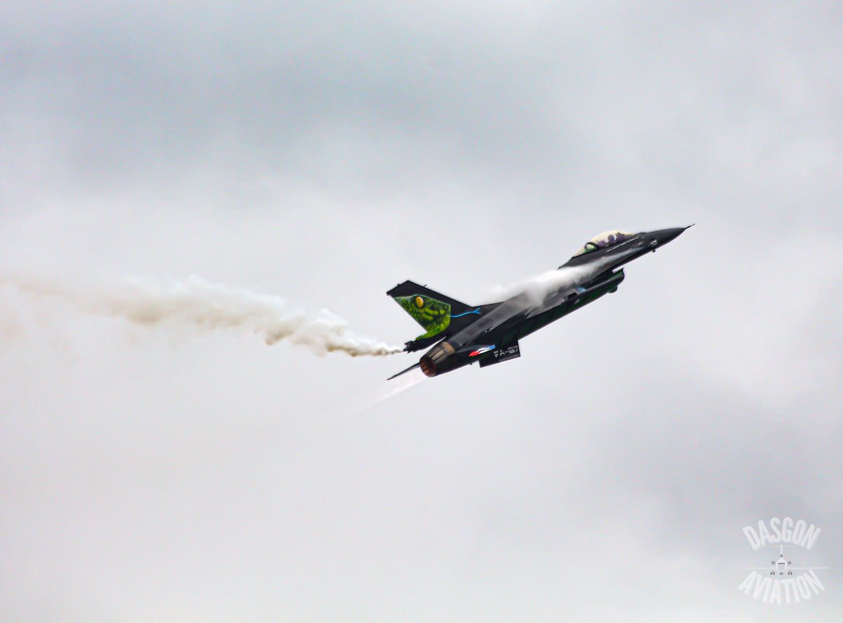dasgonaviation's tweet photo. F-16 Solo Display Belga🇧🇪🐍
@spottersbcnprat
#aviation #spotting #SalondeProvence #F16 #Belgium #solodisplay https://t.co/Z34hgrHYPP